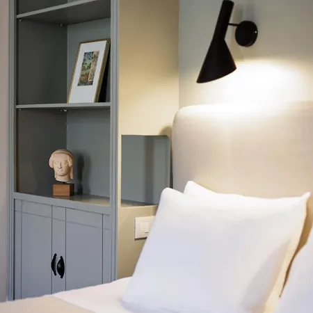 The Consulate * Corfu (city)